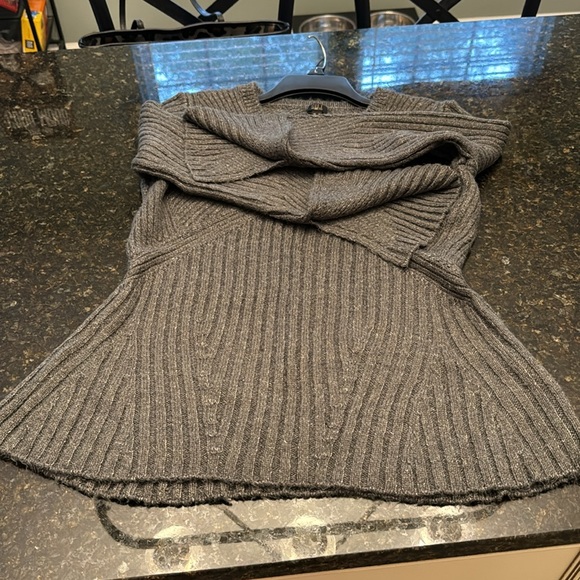 G.I.L.I grey flare sweater - Picture 5 of 5